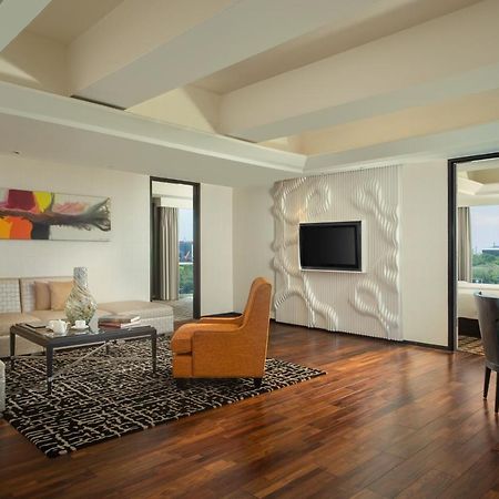 Artotel Ts Suites Surabaya Exterior foto