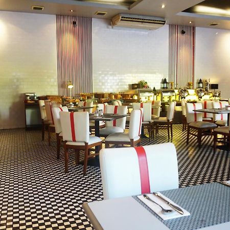 Artotel Ts Suites Surabaya Exterior foto