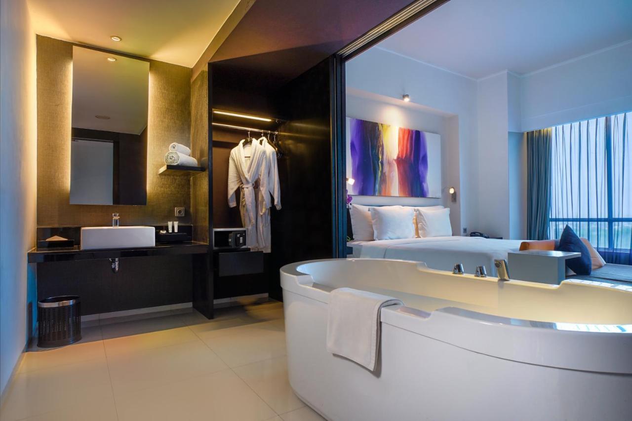 Artotel Ts Suites Surabaya Exterior foto