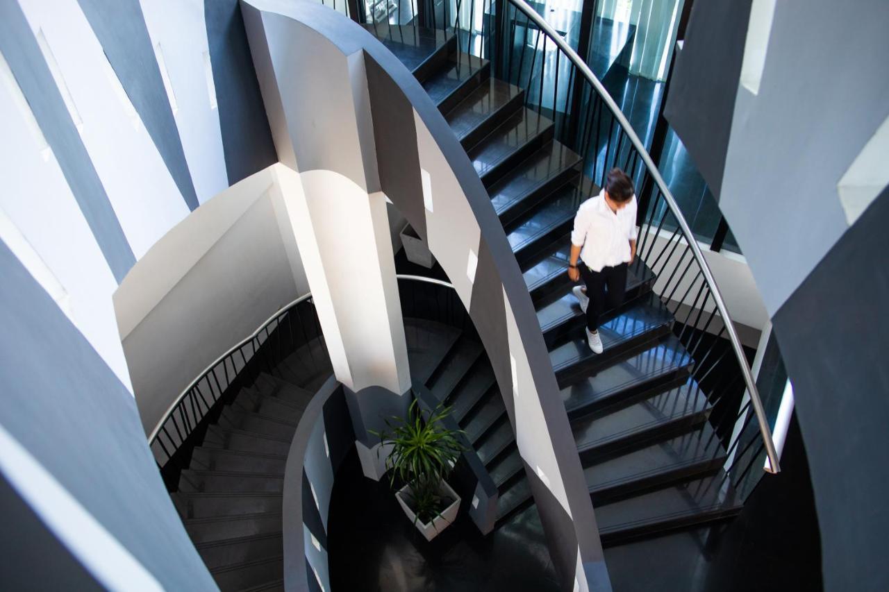 Artotel Ts Suites Surabaya Exterior foto