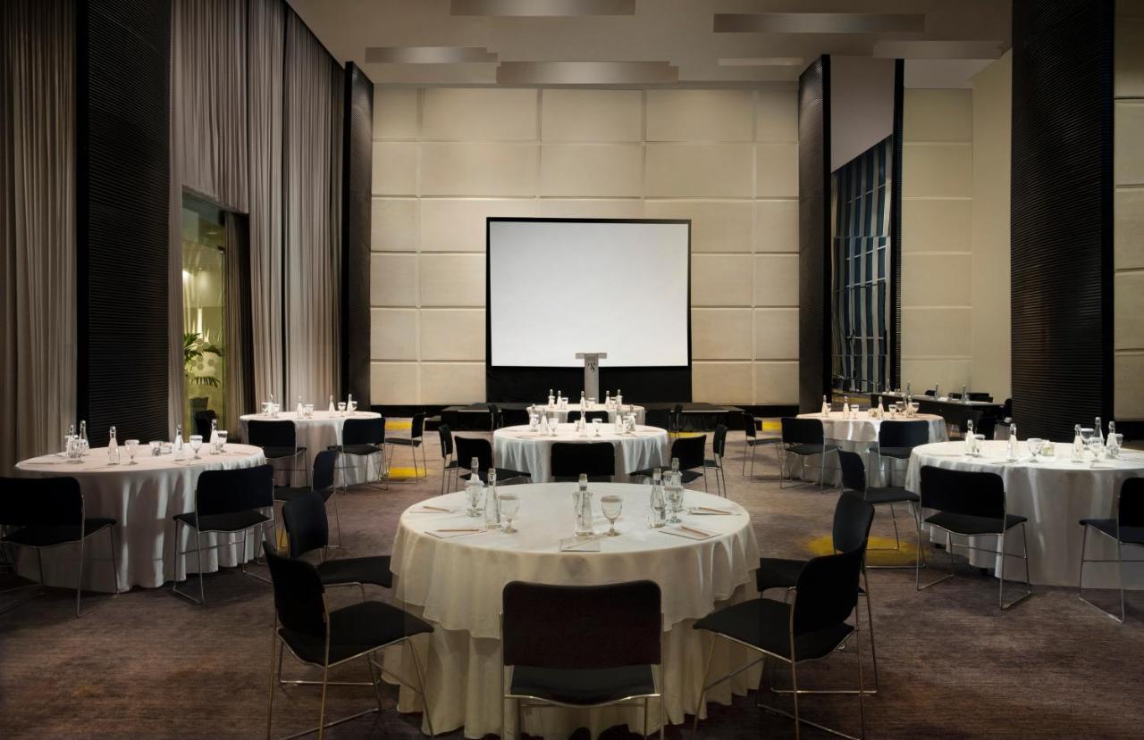 Artotel Ts Suites Surabaya Exterior foto