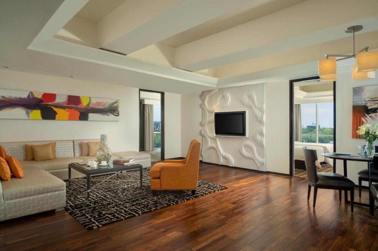 Artotel Ts Suites Surabaya Exterior foto
