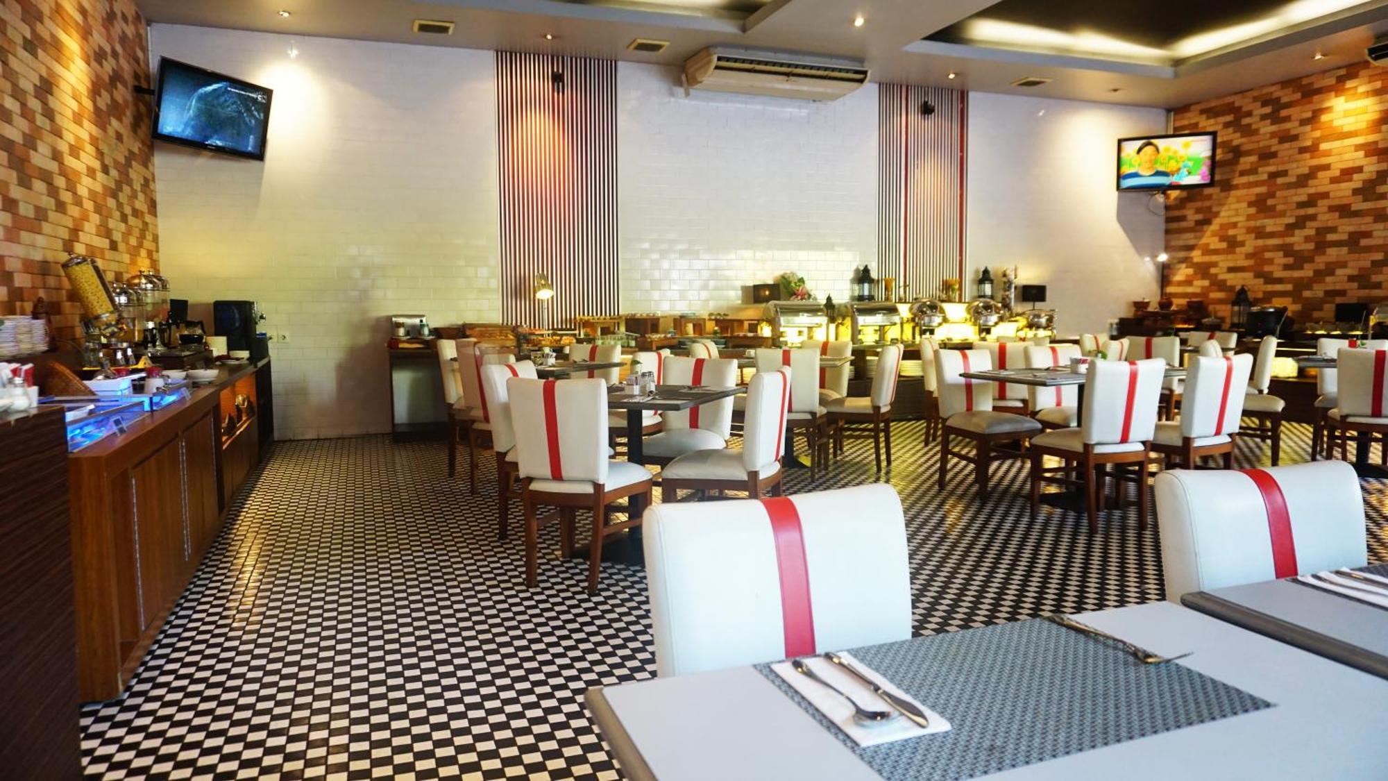 Artotel Ts Suites Surabaya Exterior foto
